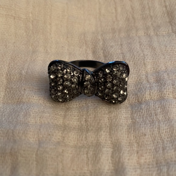 Gunmetal and Crystal bow ring size 6 - Picture 2 of 4